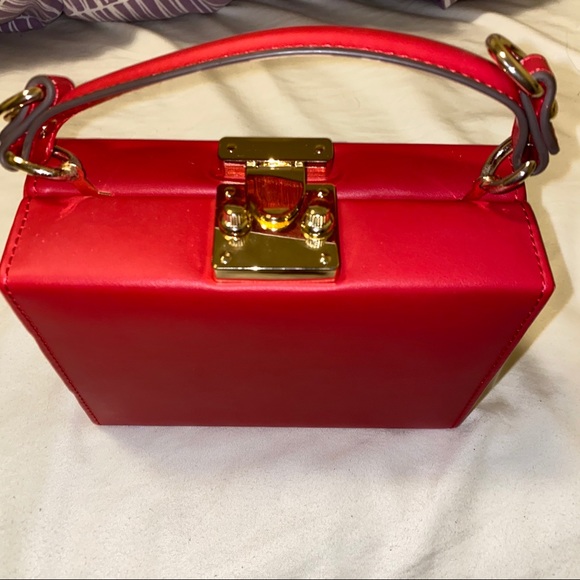 Red box crossbody/clutch purse - Picture 2 of 7